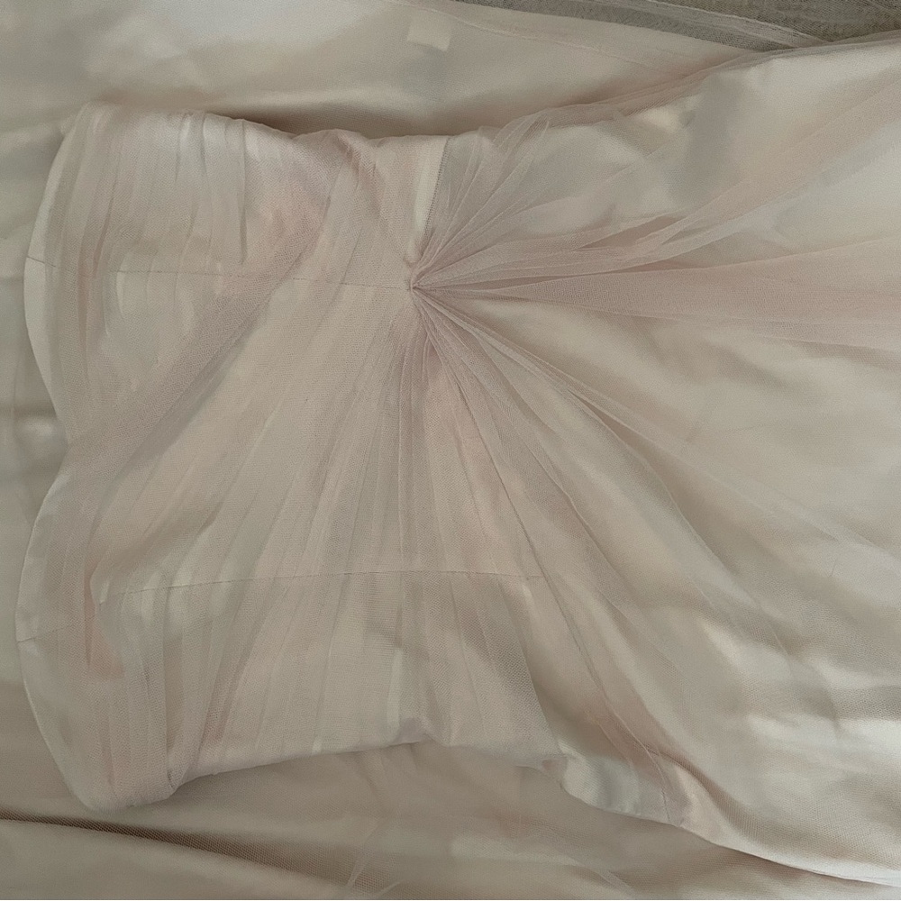 Monique Lhuillier Blush Strapless Tulle Wedding Gown - Picture 2 of 4